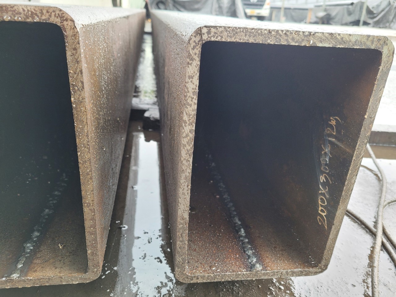 THÉP HỘP 200X300X14MM/LY/LI SS400/ Q235B