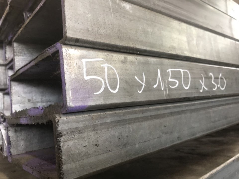 THÉP HỘP CHỮ NHẬT 50X150X2.5MM/LY