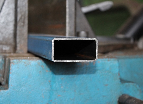 THÉP HỘP CHỮ NHẬT 60X120X4MM