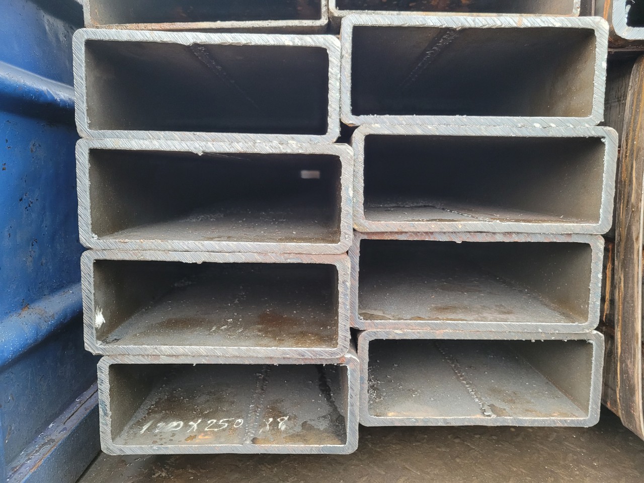 THÉP HỘP CHỮ NHẬT 100X250X8 MÁC Q235B