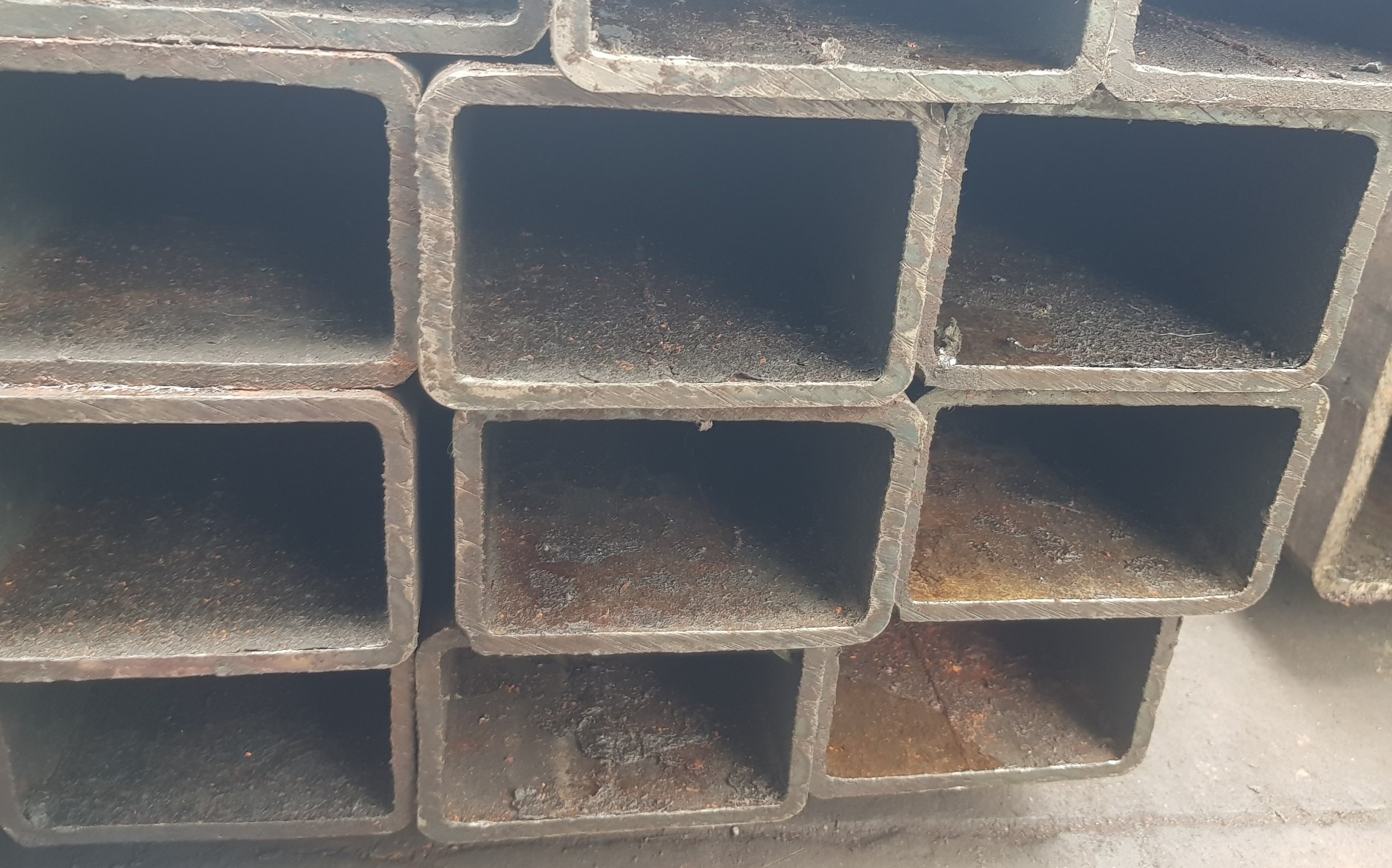 THÉP HỘP Q355B 75x125x8X6000MM