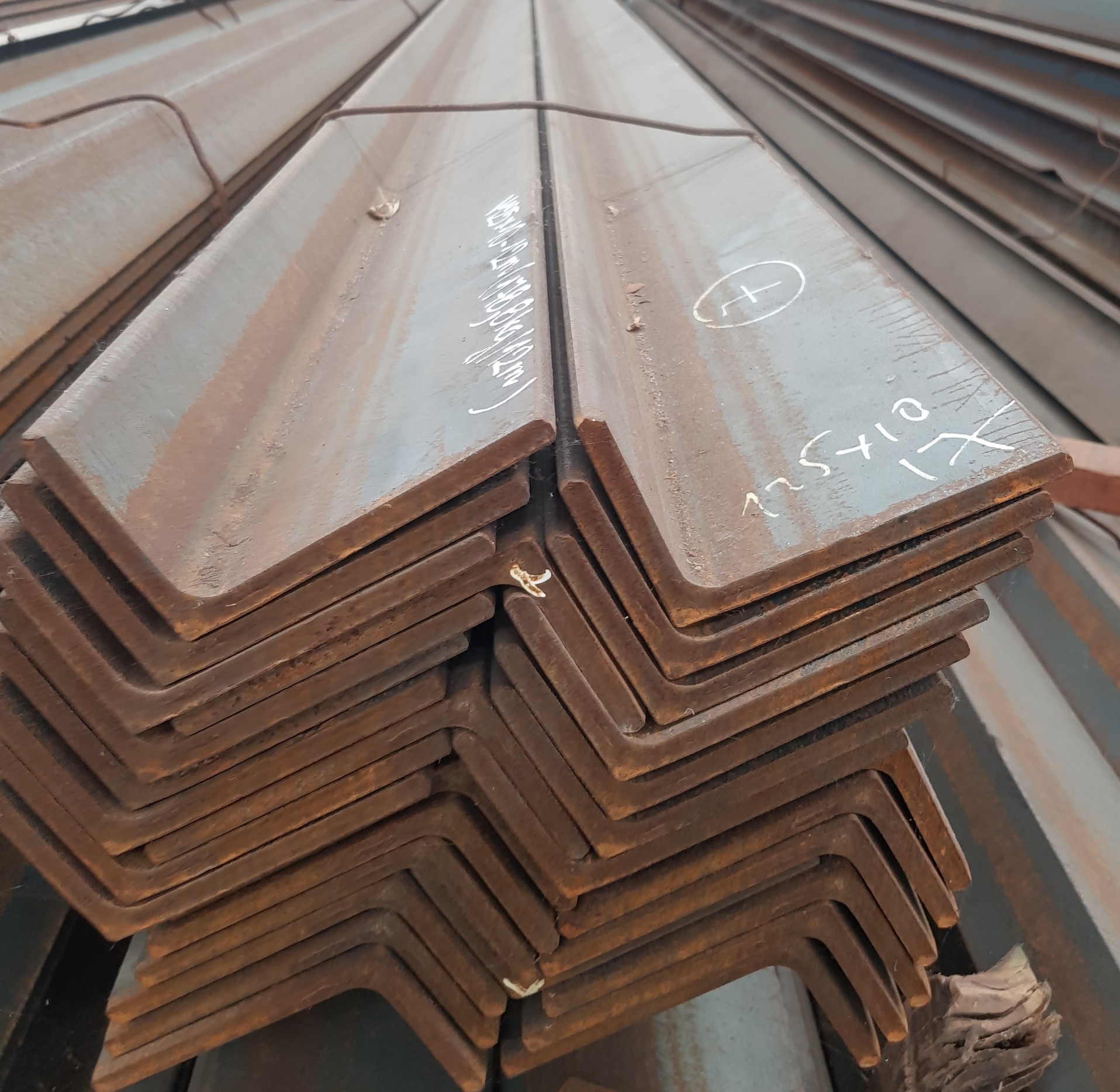 THÉP GÓC L125X75X10X12000MM