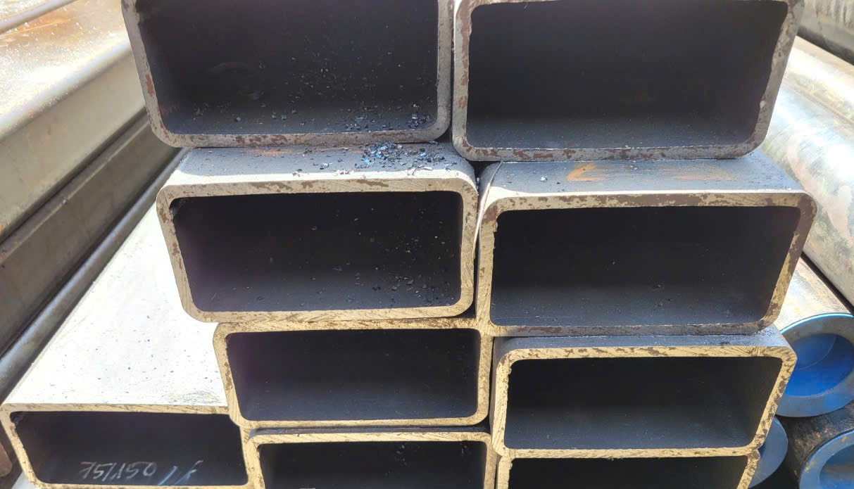 THÉP HỘP Q355B 75x150x8X6000MM