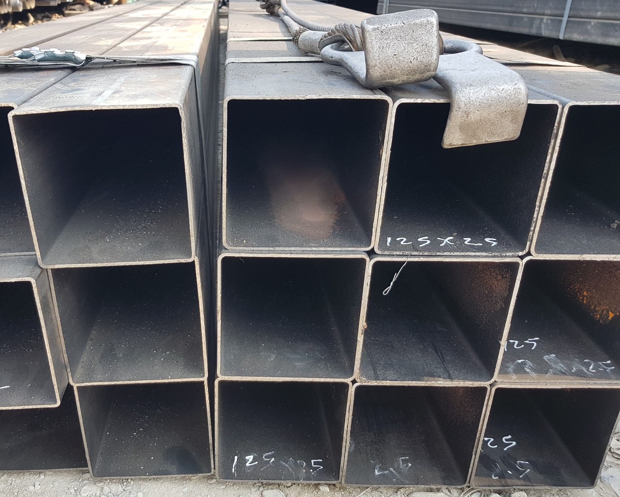 THÉP HỘP 125X125X2.5LY/ THÉP HỘP 125X125X2.5LI