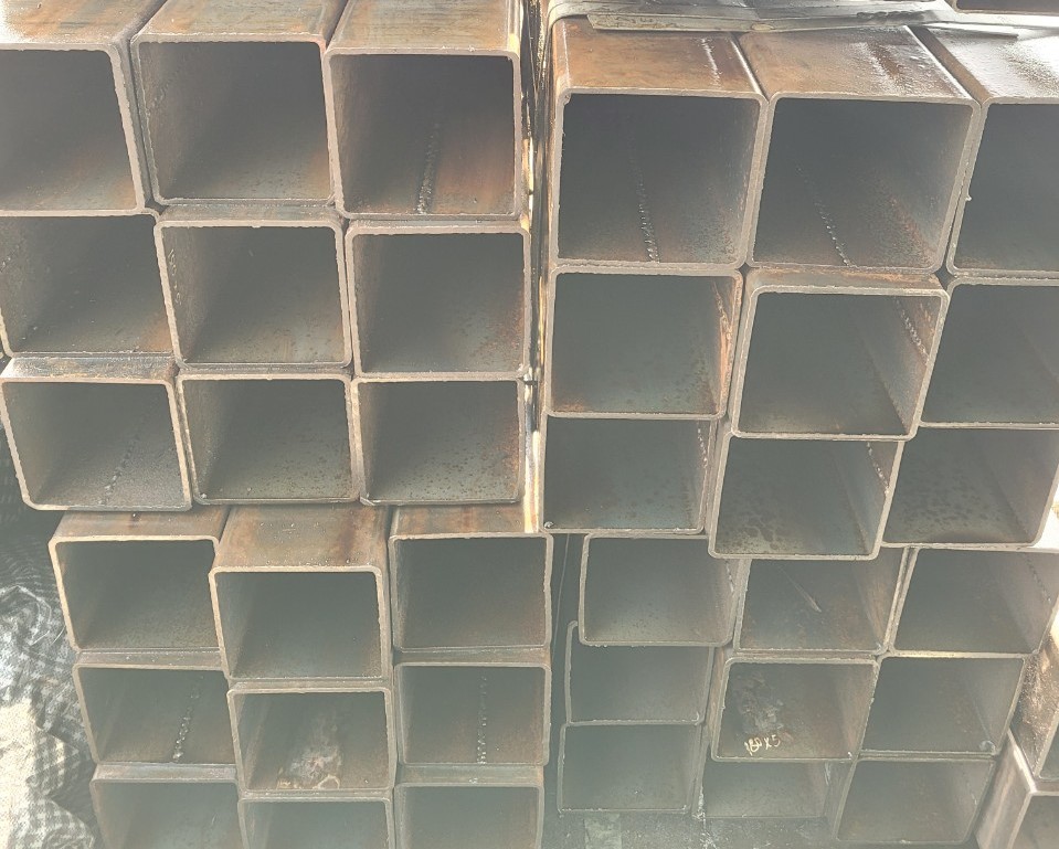 THÉP HỘP 180X180X5MM/ THÉP HỘP 180X180X5LY