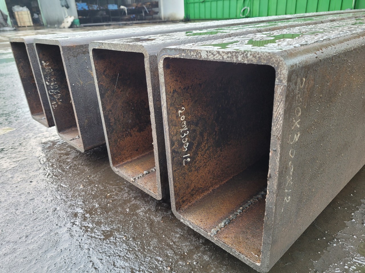 THÉP HỘP CHỮ NHẬT 200X300 DÀY 5MM/ 6MM/ 8MM/ 10MM/12MM/14MM